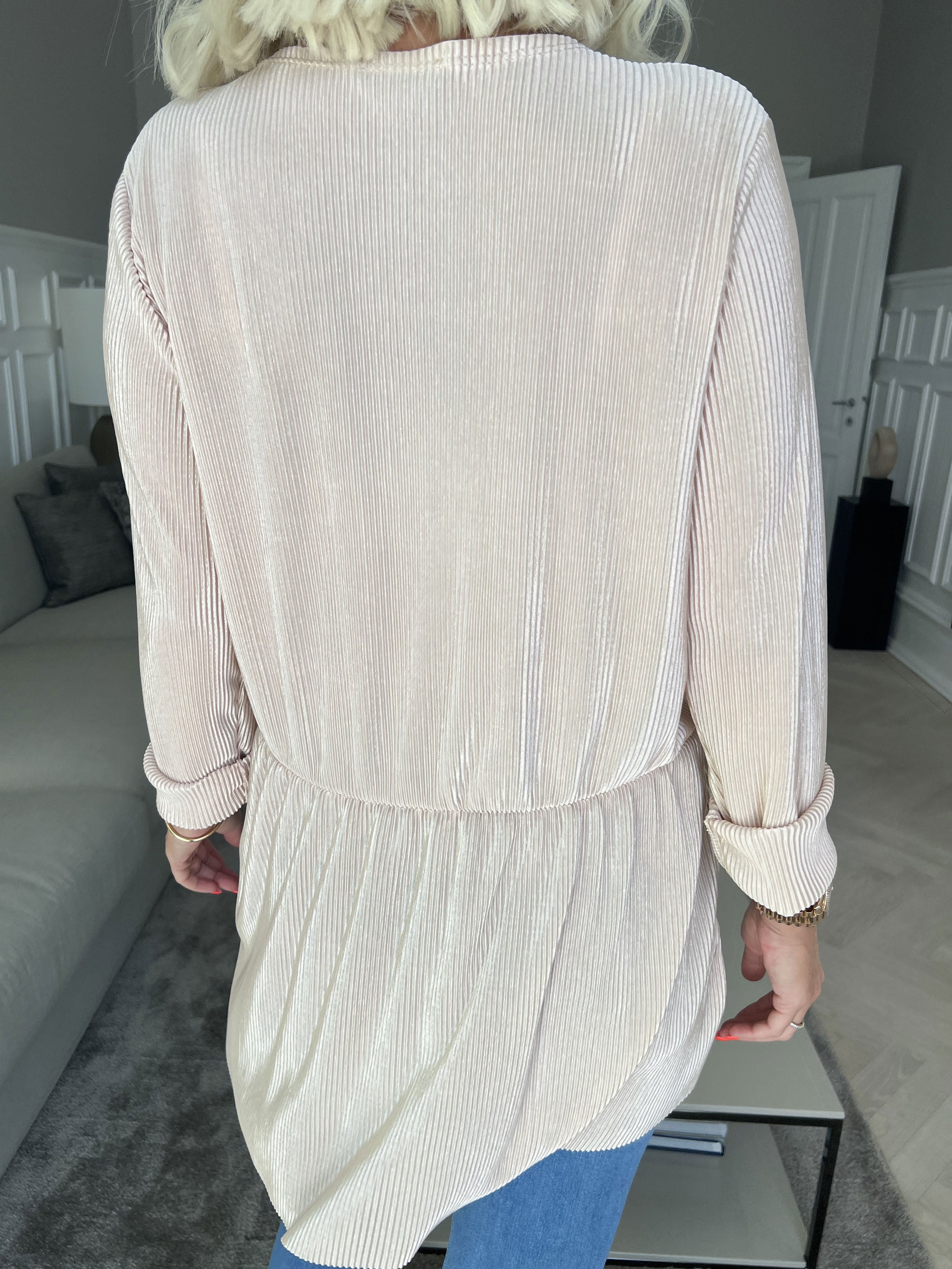 Delfina - Randig långärmad blus med liten kjol